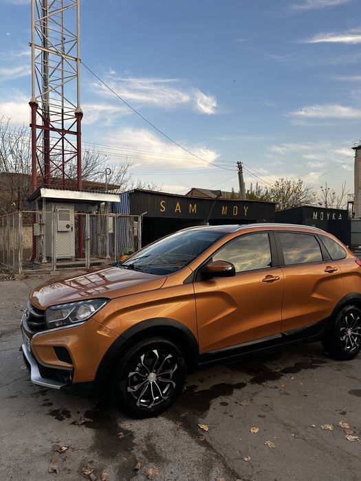 Lada X rey cross
