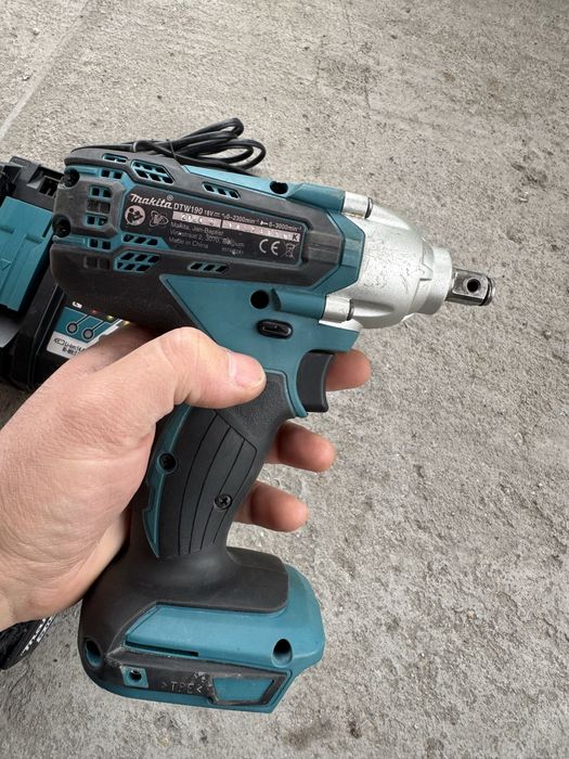 Makita DTW190 гайковерт