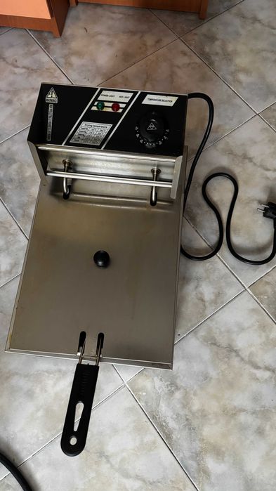 Професионален фритюрник 6L / 2500W - неръждаема стомана