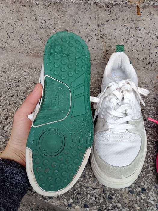 Продавам обувки за момиче различни размери