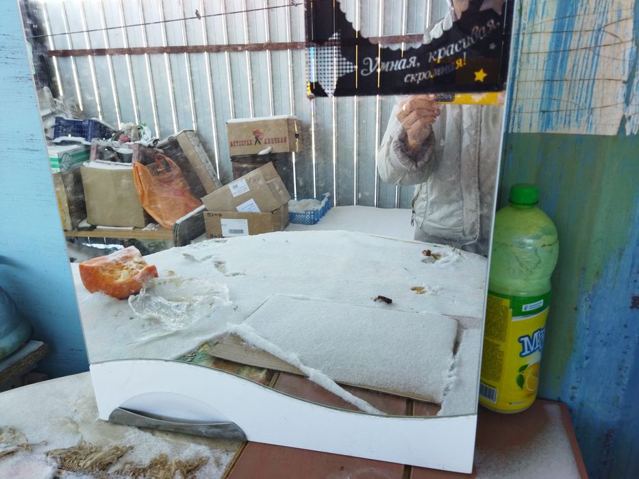 Продается шкаф с зеркалом