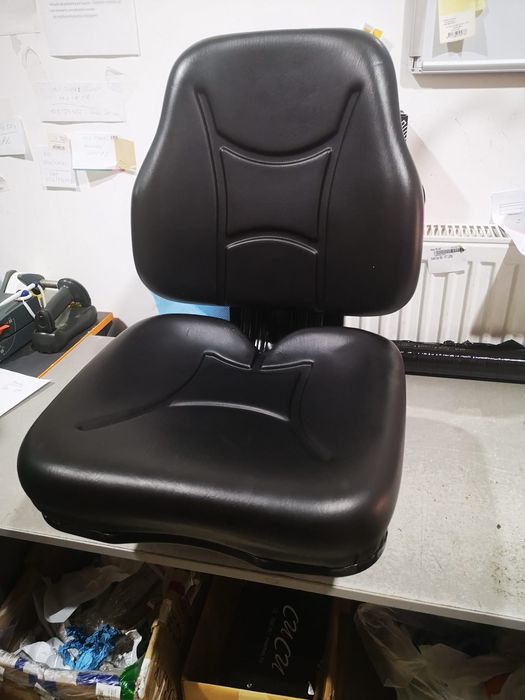 Scaun tractor utilaje agricole import Olanda foarte confortabil se pot