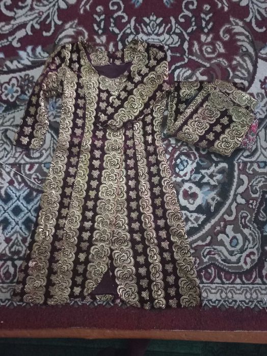 Ayollar kiyimlari srochni sotiladi