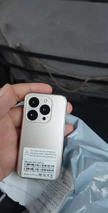 Мини телефон чисто нов