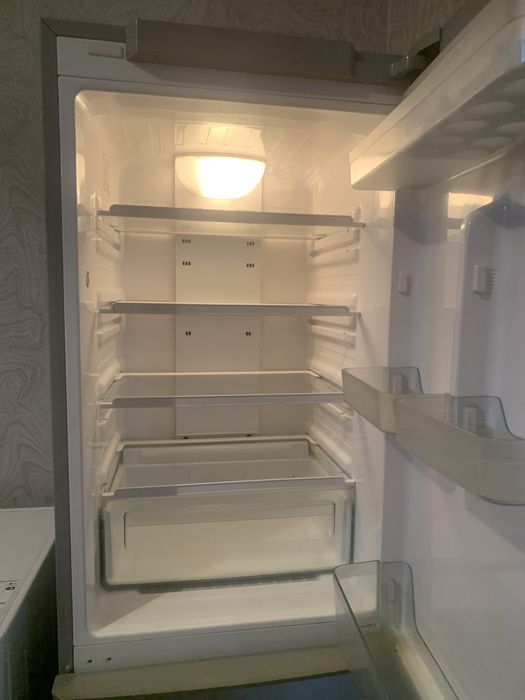 Продам холодильник Samsung