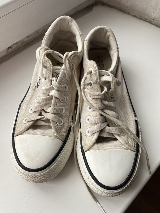 Белые конверсы женские