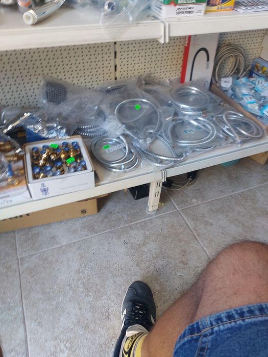 Душ слушалки, душ комплекти,шлангове,канелки.