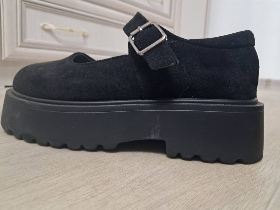 Школьные босоножки