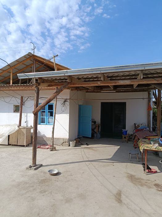 Участка ховли  ери билан сотилади