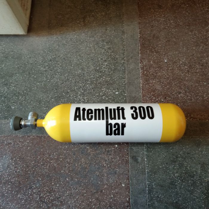 Продавам желязна бутилка Dräger - 1 брой - 6L - 300 BAR - АТМОСФЕРИ работно налягане