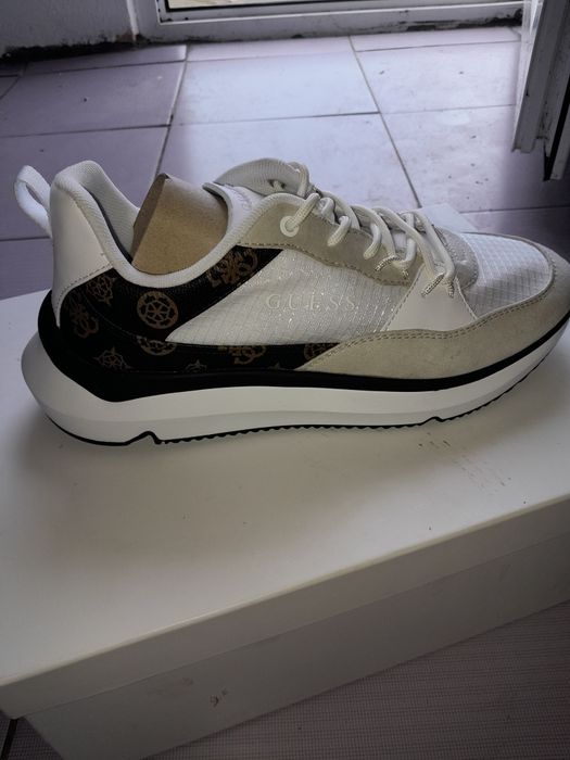 Adidași GUESS Noi mărimea 40 universali