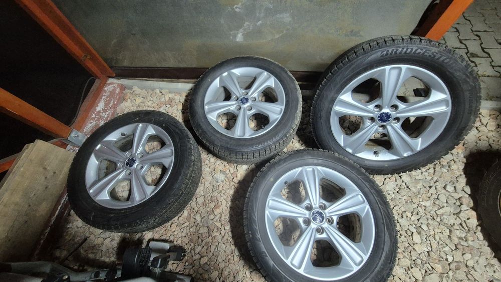 Vand jante Ford Kuga.