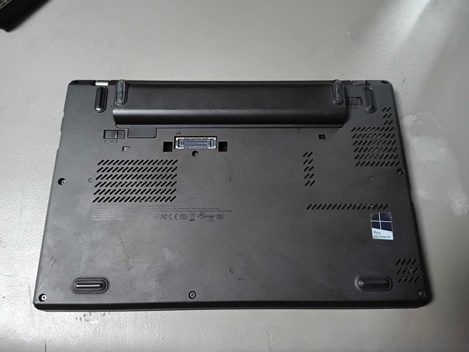 Laptop Lenovo X250 i5, ecran IPS, SIM 4G, tastatura iluminata