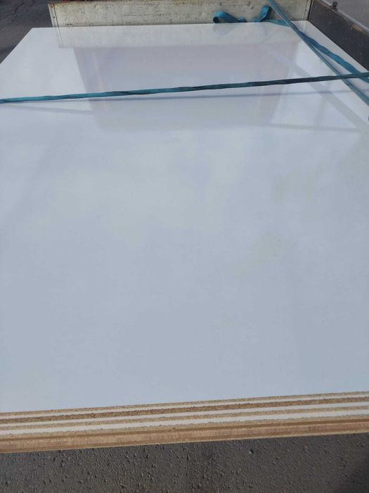 Продаваме ПДЧ и МДФ плоскости – различни цветове!