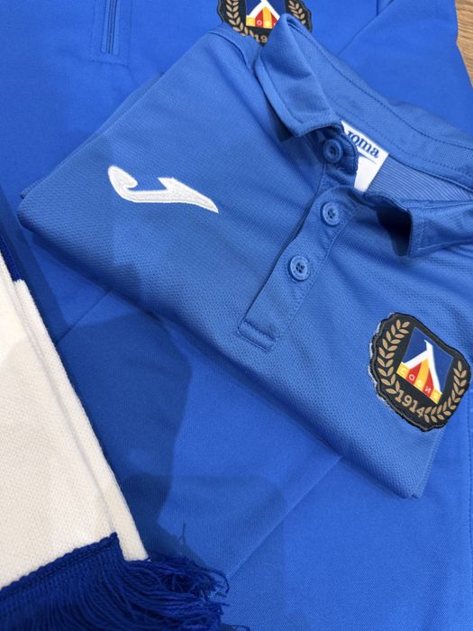 Суитчер, тениска и шал на ФЛ Левски