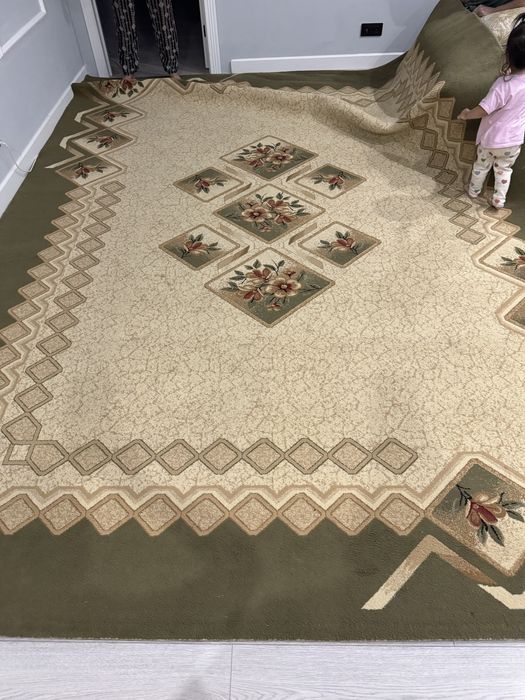 Продам  большой  качественный ковер