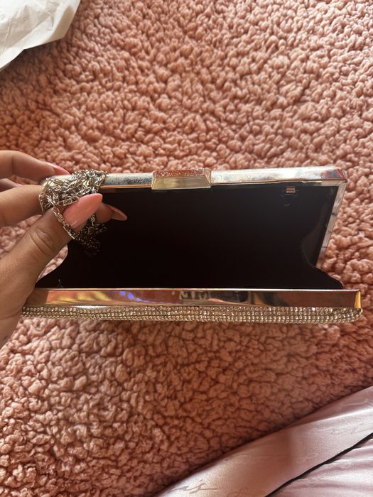 Сребърни блестящи токчета и официална чанта