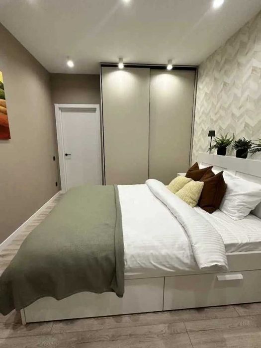 Дава се под наем Двустаен апартамент в София, Зона Б-18 - 65 кв.м за 561 € - Снимка #1