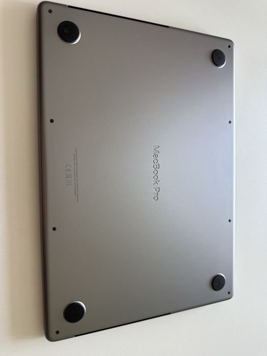 Apple Macbook PRO M2 Pro
