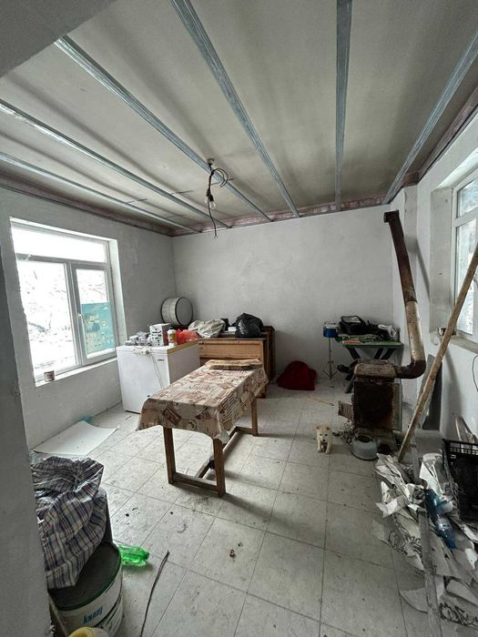 ПРОДАВА имот в с. Бресте, общ. Червен Бряг – ДВЕ КЪЩИ, два двора