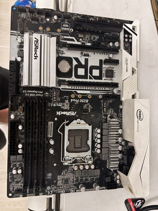 Материнска плата ASRock B250 Pro4