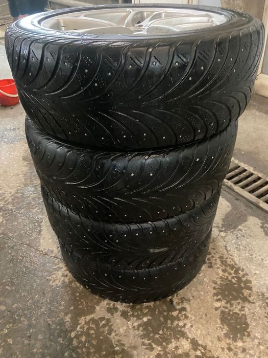 Продам шины зимние с дисками