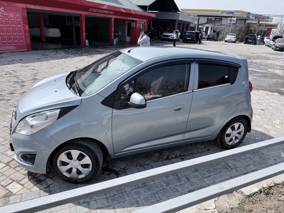 Chevrolet spark 2015 MT arenda