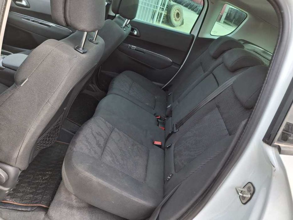 Dezmembrez Peugeot 3008 Hybrid 4x4 2.0 HDI RHC 200 cai an 2012