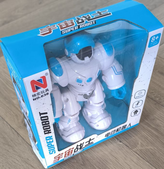Игрушка робот, свет, музыка, ходит