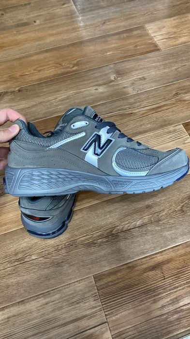 продам кроссовки New balance 2002r