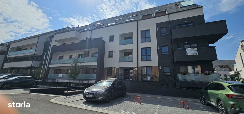 Apartament cu 3 camere decomandat zona Tractorul Maurer Villas