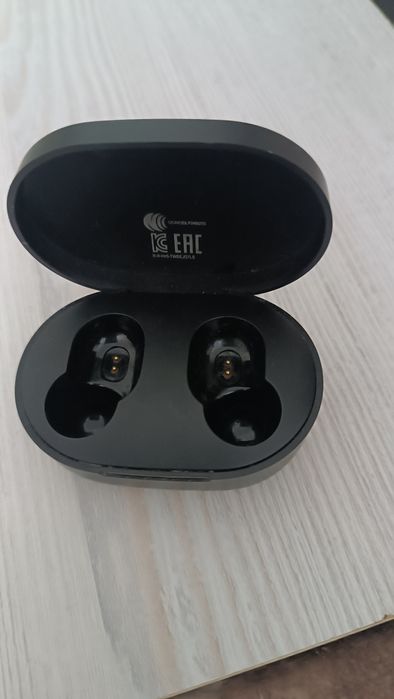 Чехол от беспроводной наушников mi для андроида