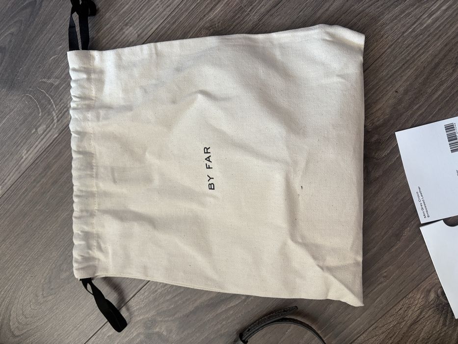 Дамска чанта BY FAR GREY croc mini top handle bag