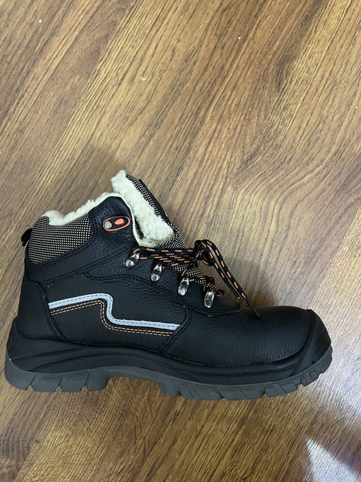 Зимняя спец.обувь 42размер
