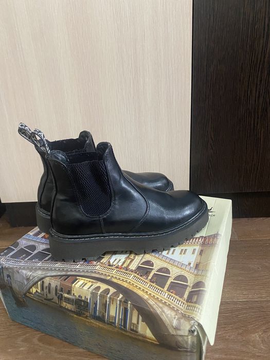 Продам обвуь весна-осень