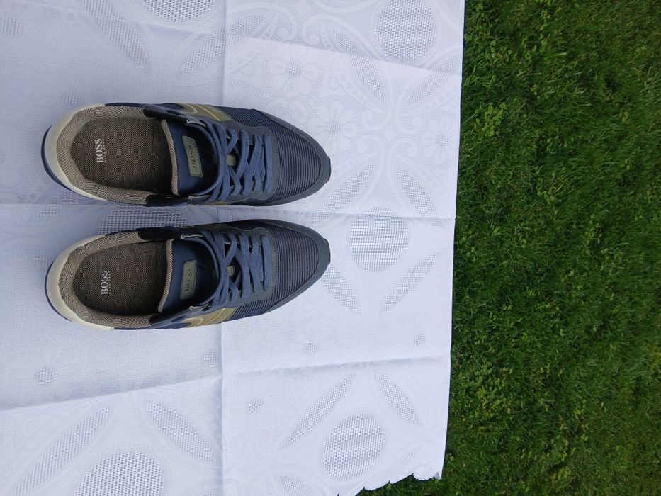 Обувки boss.    .