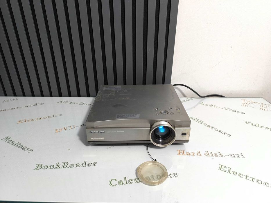 Videoproiector Panasonic PT-AE500E, LCD HD, multiple intrari