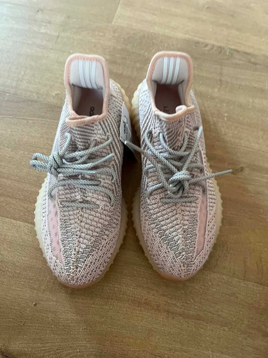 Yeezy 350 culoare roz - marimea 41 1/3