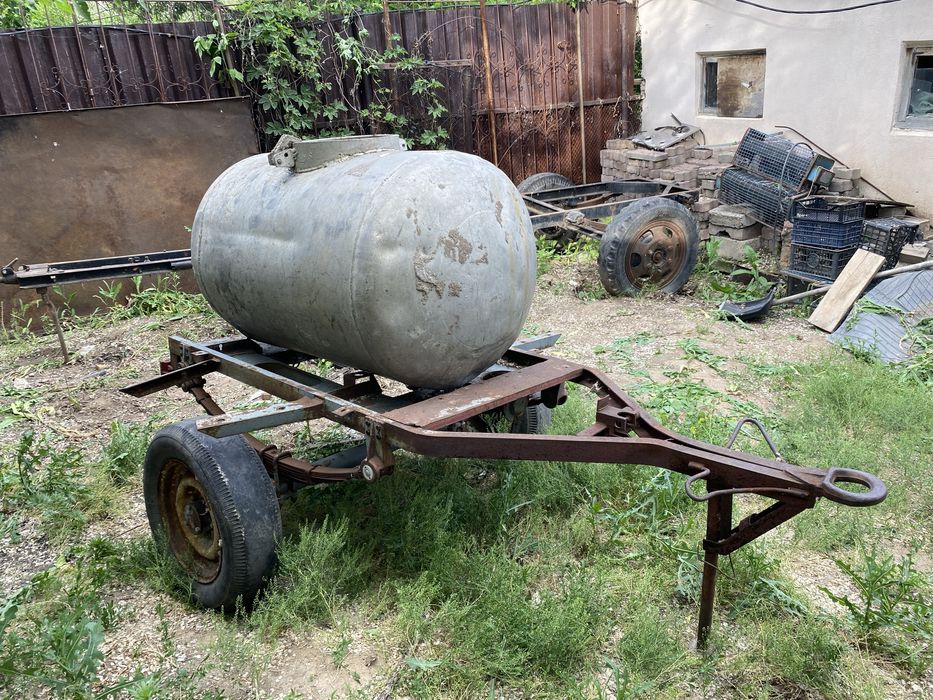 Прицеп с алюминиевой бочкой