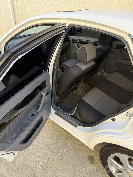 Lacetti 3 poz avtomat 2010