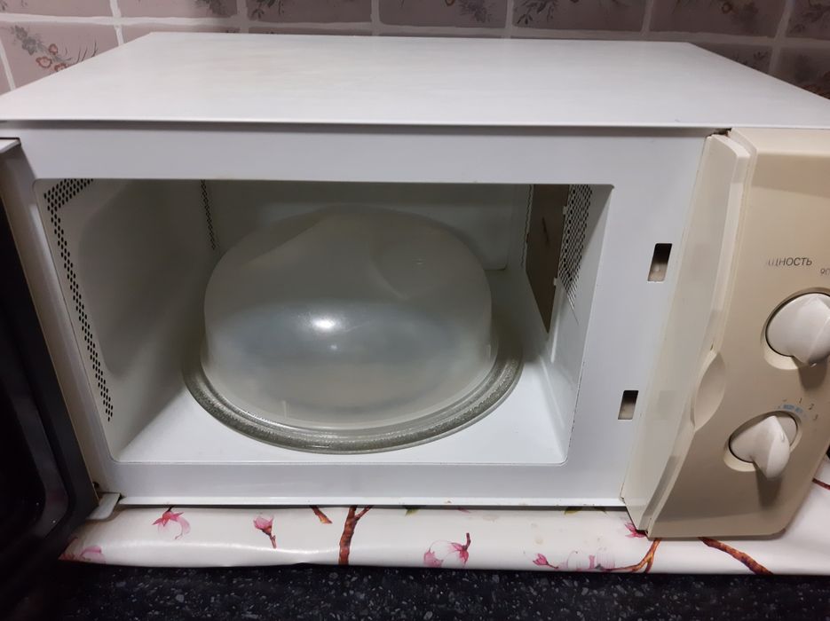 Продам микроволновую печь б/у