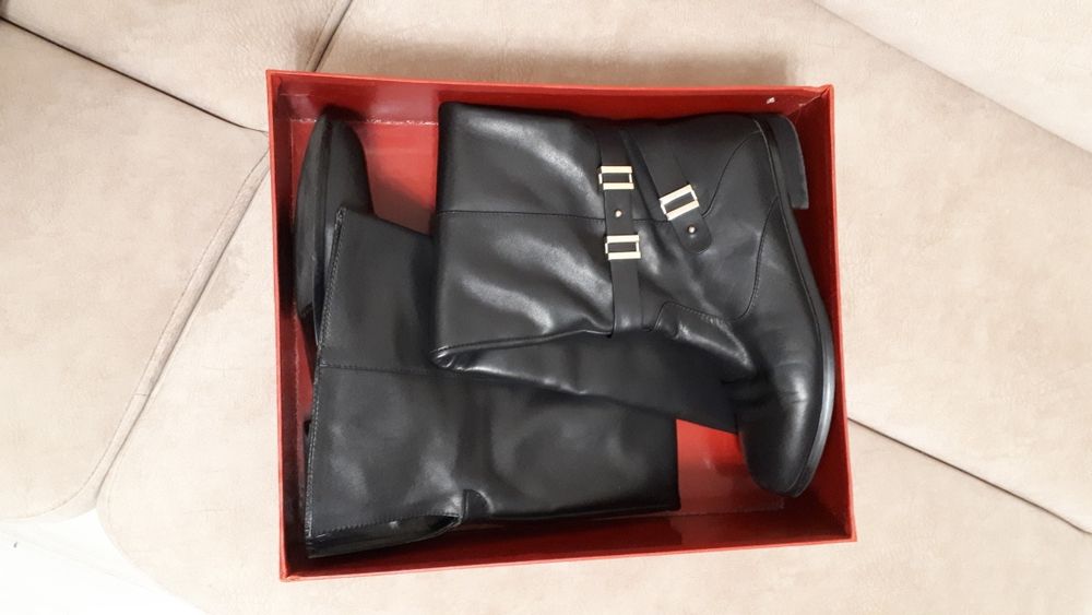 Демисезонные сапоги BASCONI 38 размера