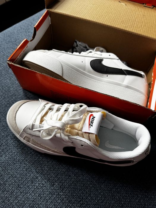 Продам кроссовки