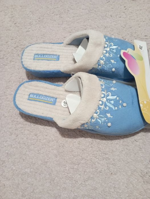 Нови дамски пантофи Bulldozer, номер 39