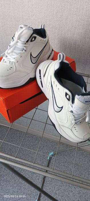 Nike Air Monarch 4