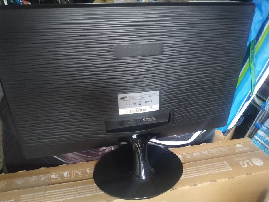 LЕD монитор 22 Samsung с HDMI