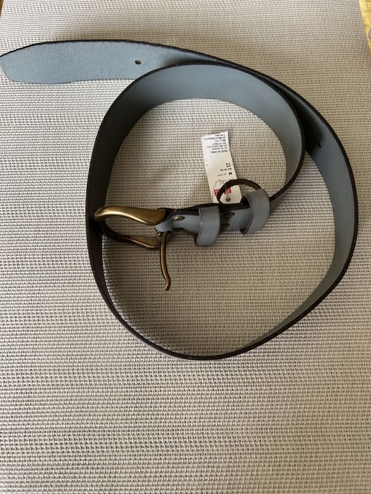 Uniqlo нов сив кожен колан