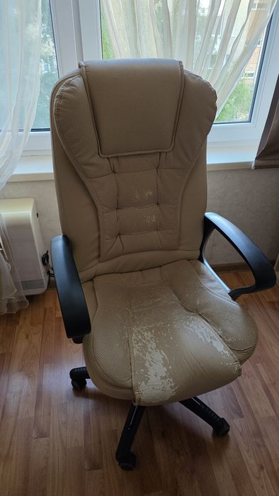 Продам директорское кресло