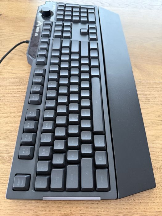 ASUS TUF Gaming K1 RGB + wrist rest – Page Down remapat