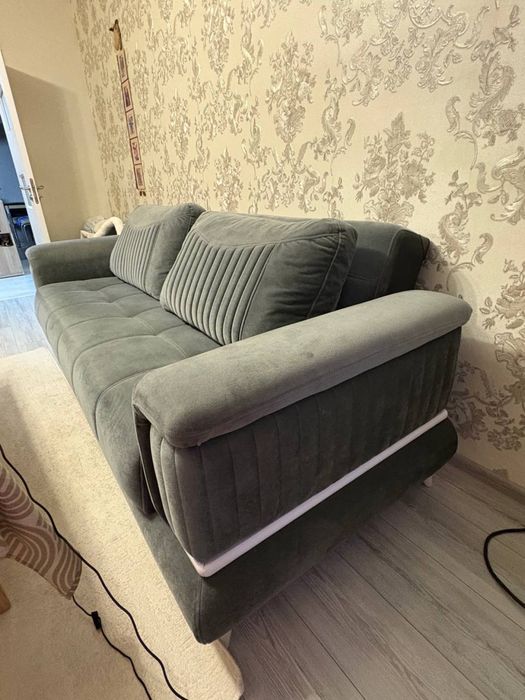 Диван и 2 фотьойла